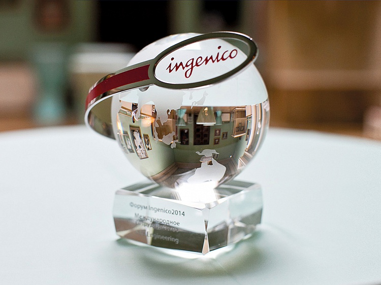 Стеклянный шар INGENICO - производство сувениров